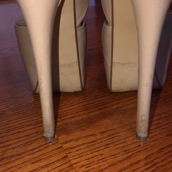 STEVE MADDEN PUMP HEELS - Picture 5 of 5